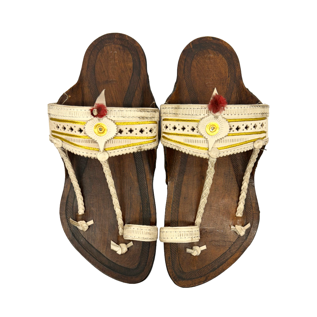 Natural White Jari Paan Kolhapuri Chappal for Men - Image 4